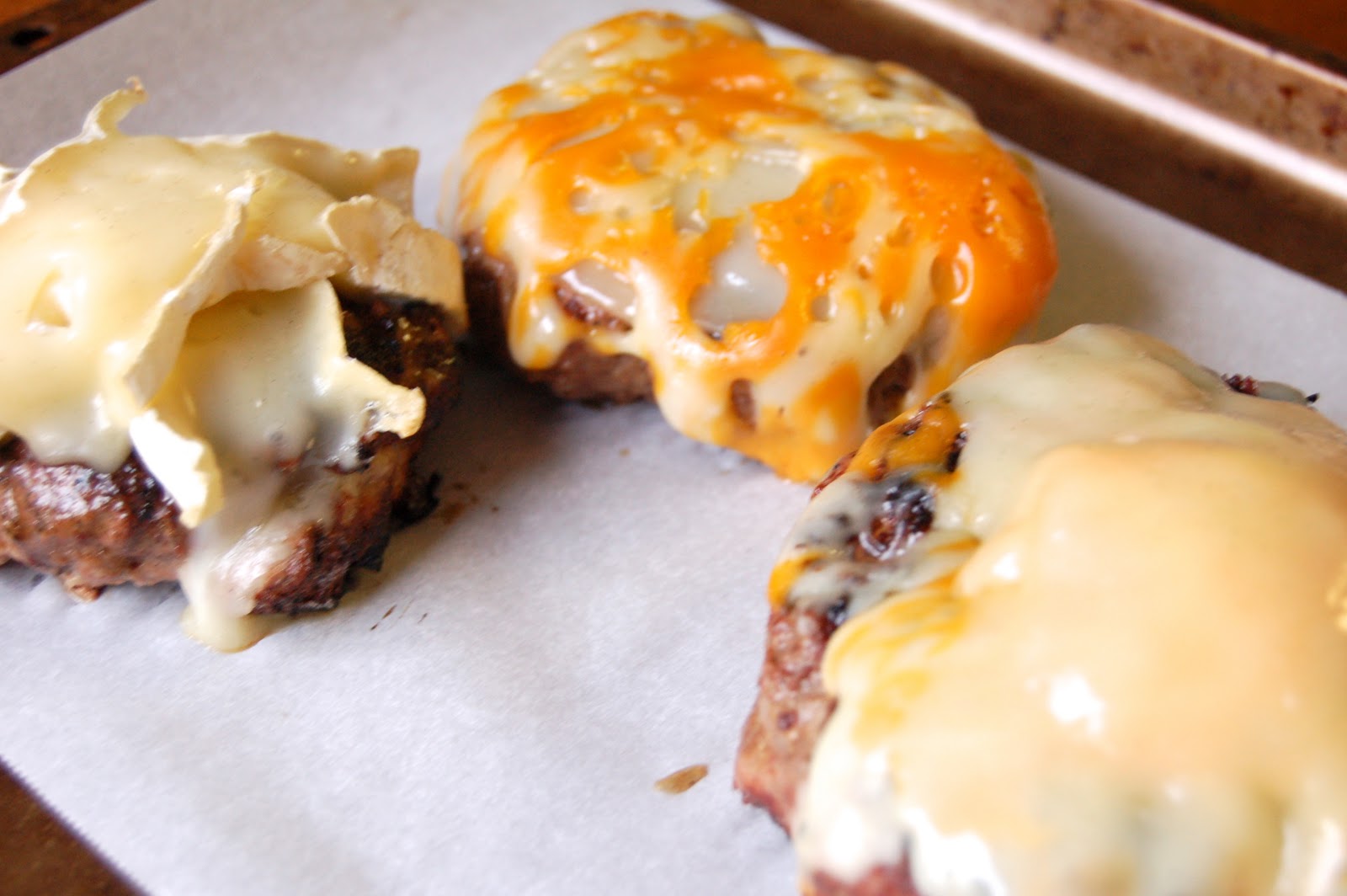 Kettler Cuisine Grilling the Perfect Burgers