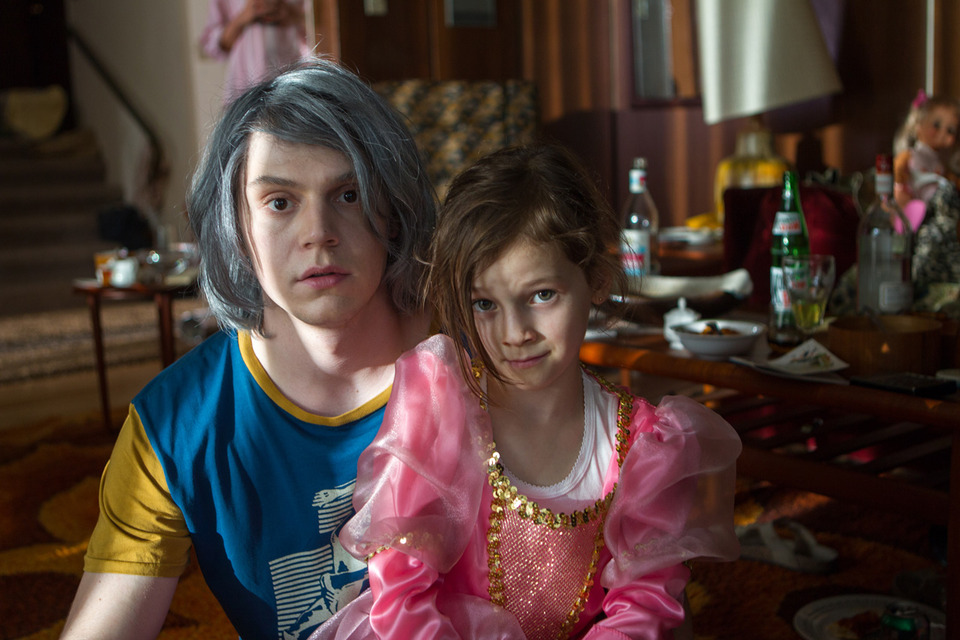 MERCURIO (EVAN PETERS) Y WANDA