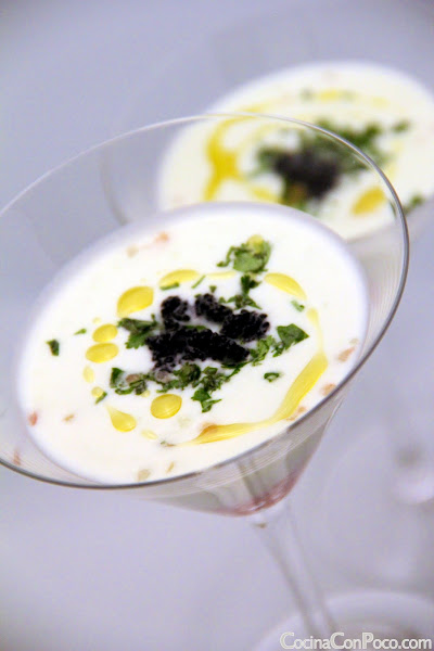 Gazpacho Blanco de Yogur y Pepino - Premio Canal Cocina mejor receta con Danone Gazpacho Blanco de Yogur y Pepino - Premio Canal Cocina mejor receta con Danone