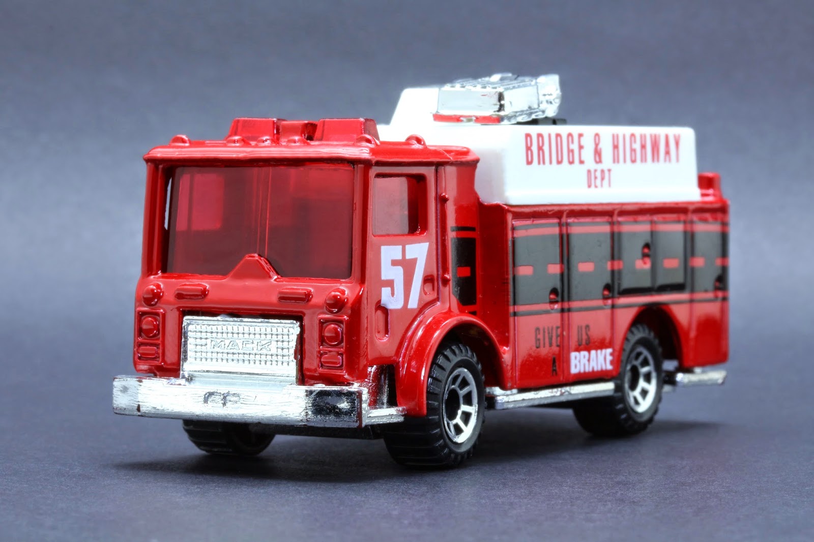 Diecast Hobbist 1998 Matchbox MB21 33821 Mack Auxiliary Power Truck