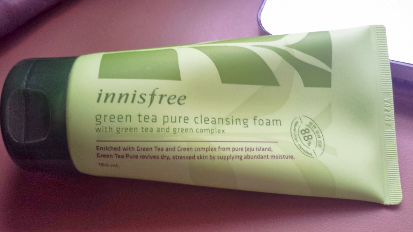 Apple Scents [REVIEW] Innisfree Green Tea Pure Cleansing Foam