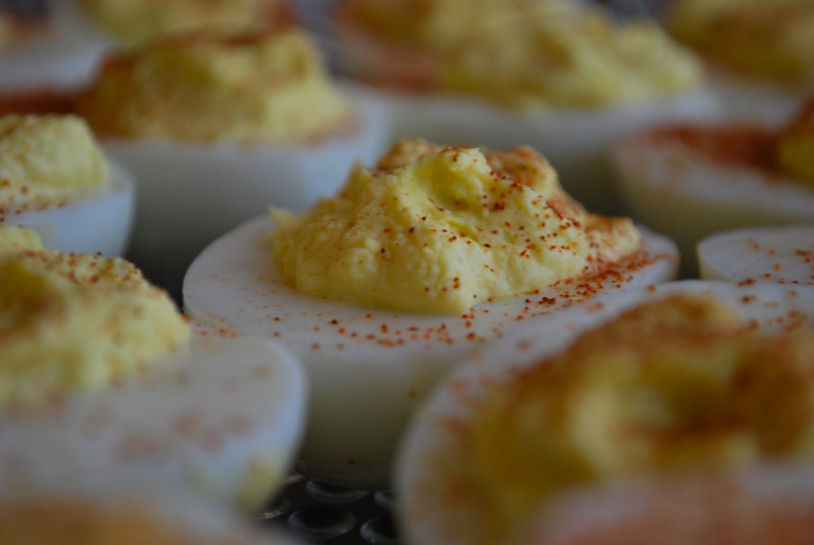 Easy+deviled+eggs+with+relish