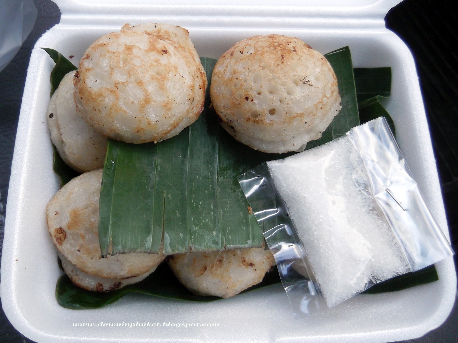 Dawn in Phuket Thai Snacks (Kanom Thai) ขนมไทย