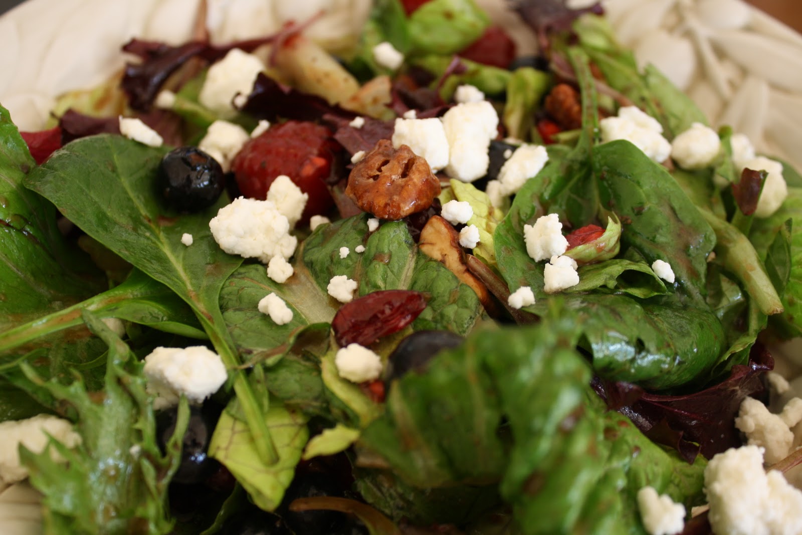 Lauren's Menu Mixed Field Greens with Berries, Creamy Balsamic and