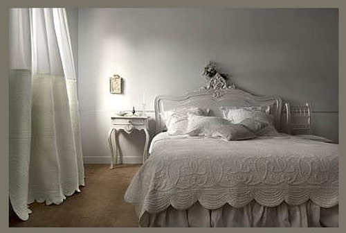 Chic Decor and Provencal air in the Bedroom Chic Decor and Provencal air in the Bedroom