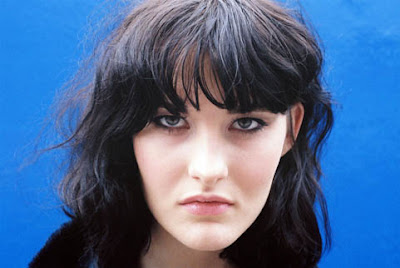 Ren Harvieu - Through The Night Lyrics + Letras + Lirik + Tekst + Text + Testo + Paroles + Source: Lyrics-Video-Music.blogspot.com + Video Music Song Lyrics Ren Harvieu - Through The Night