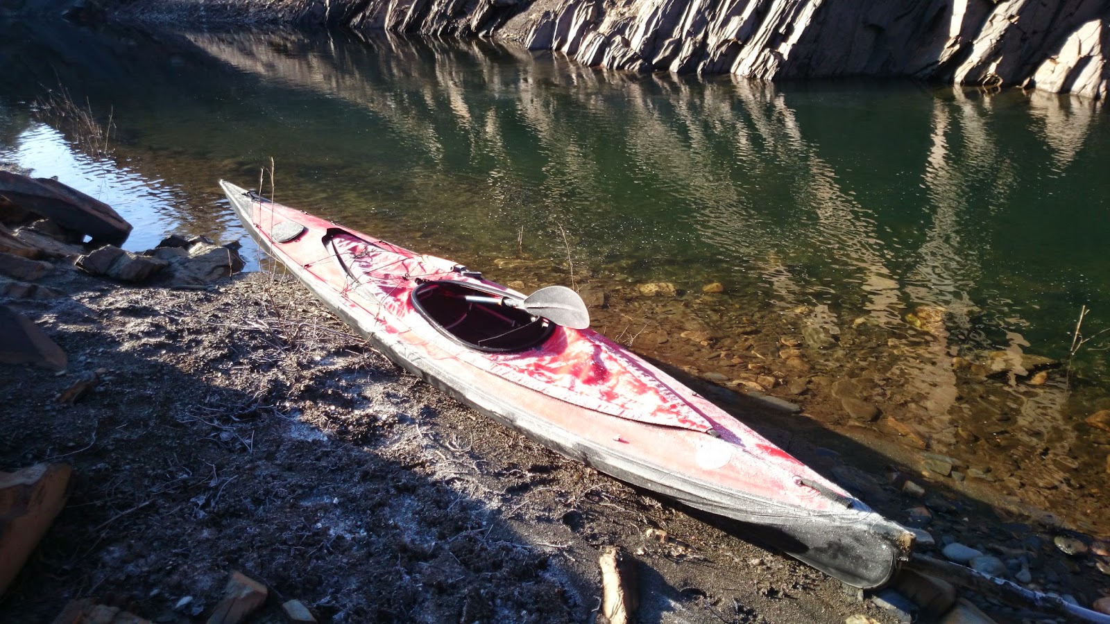 Un Kayak en la Mochila Embalse del Atazar, Madrid (38 km, Febrero 2014)