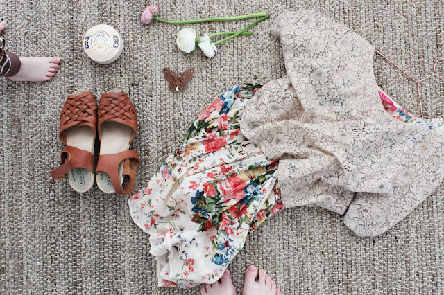 fredagsmood7 Bland ranunkel, spets, fjärilar och storebror.