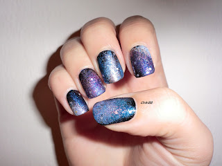 Galaxy nails - foto con flash
