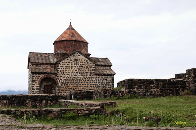 Una semana en Armenia - Blogs de Armenia - 11-05-15 Goshavank, Haghartsin, Lago Sevan y Sevanavank y Noratus. (17)