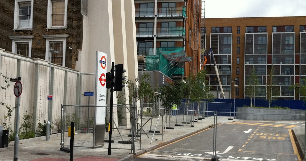 What's happening in De Beauvoir Dalston Junction southern entrance