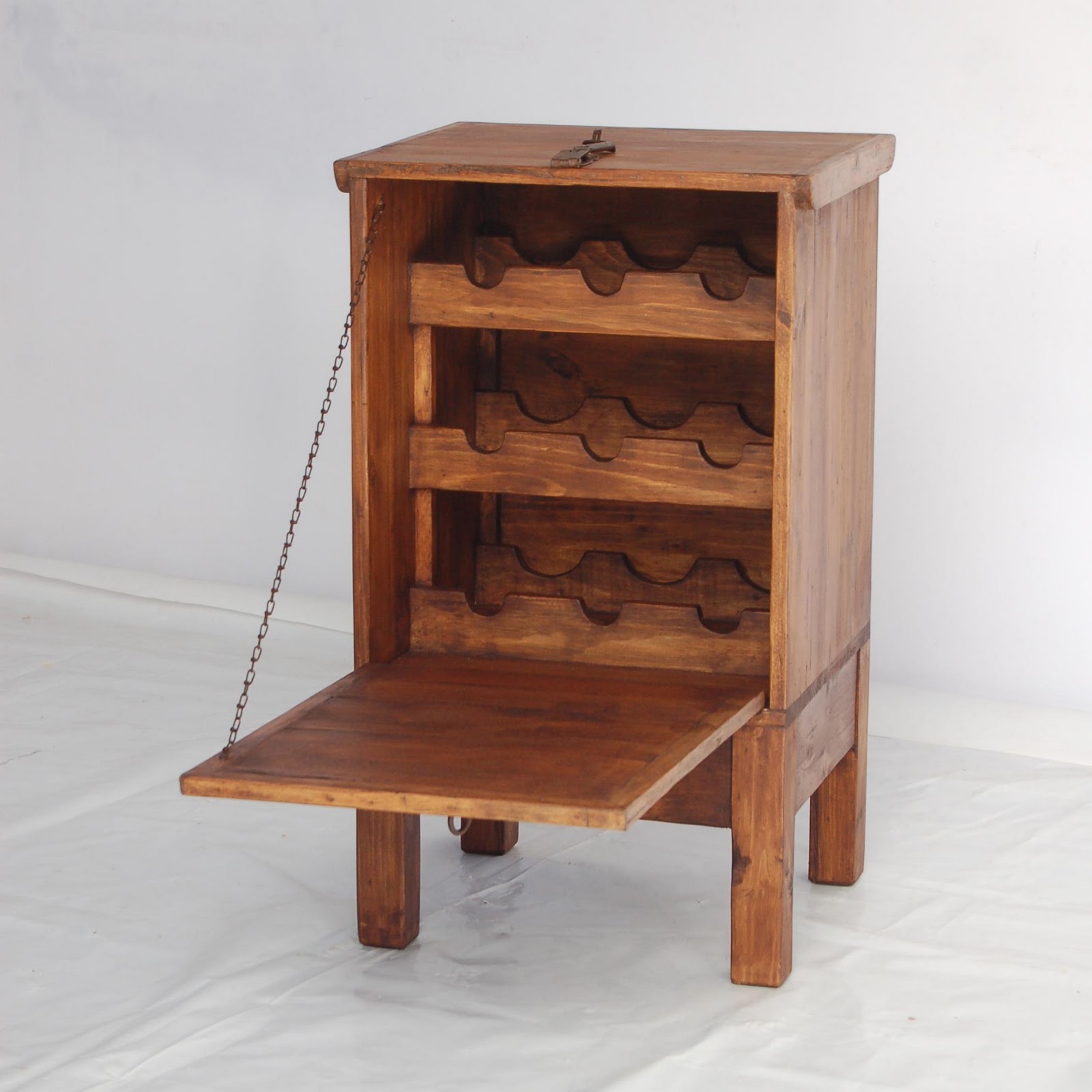 Rain & Roses Rustic Wine