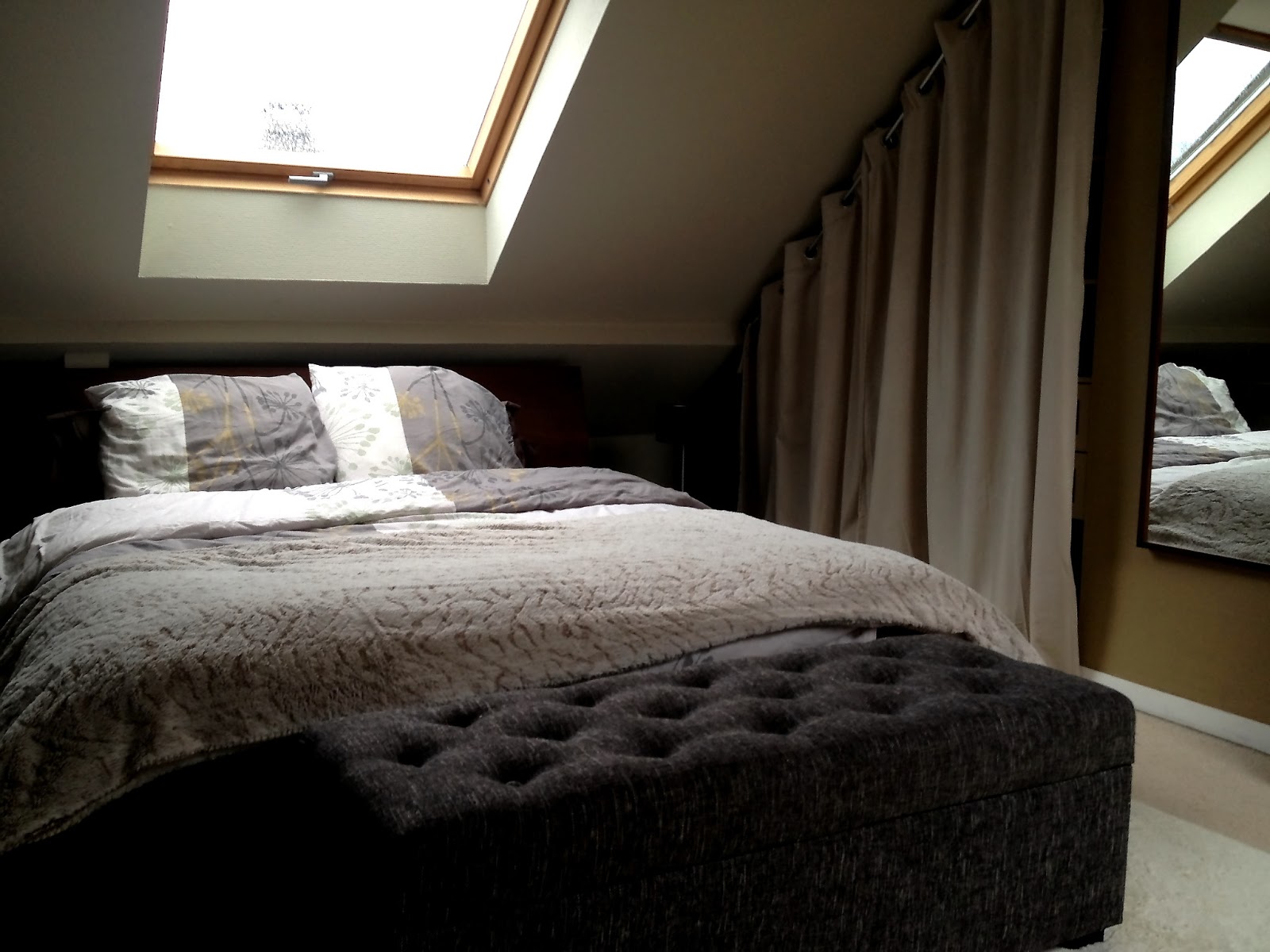 Dressing sous pente avec rideaux et autres déco: dressing: le ...