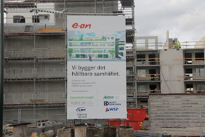 E.ON builds 8 experimental apartment units as one building in Vastra Hamnen across from the skate park