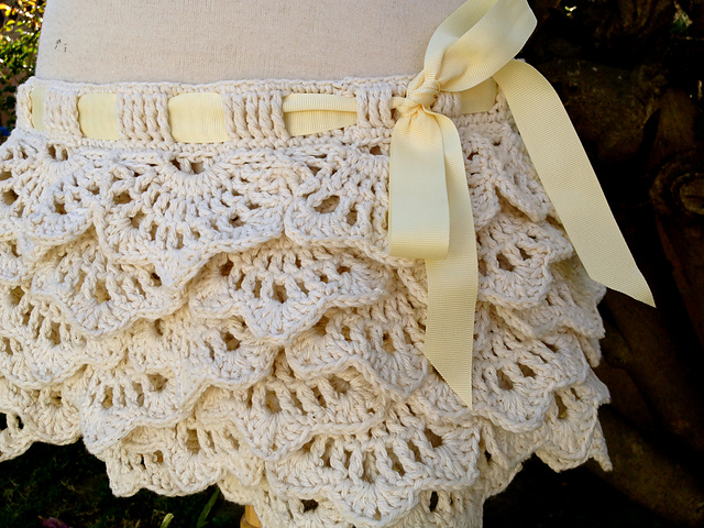 tangled happy: White Russian Skirt