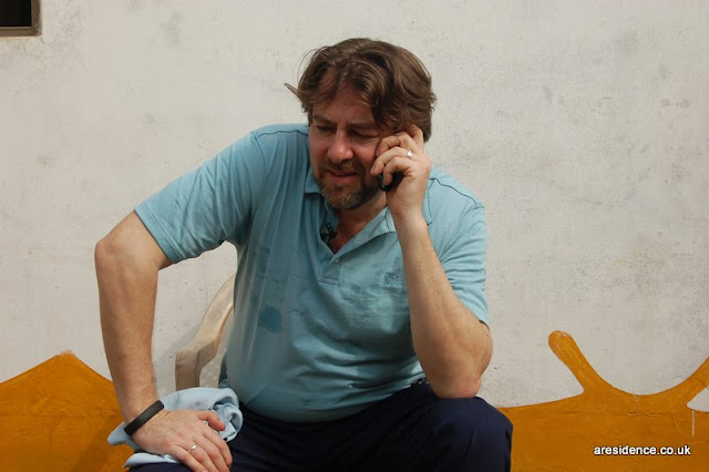 Jonathan Ross in Ghana supporting comic relief