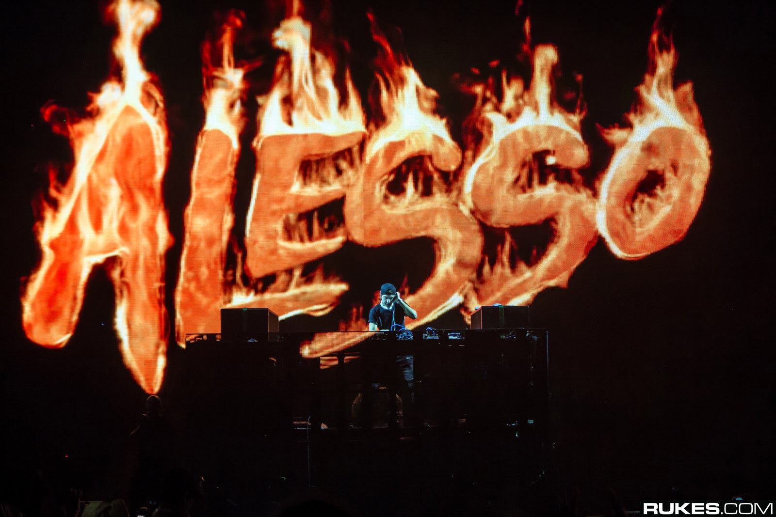 alesso dwp indonesia fanbase of w w djakarta warehouse project 2013 alesso dwp indonesia fanbase of w w djakarta warehouse project 2013