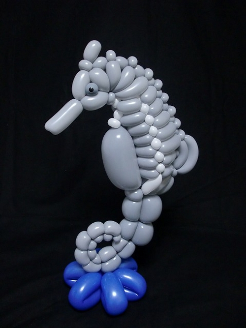 32-Sea-Horse-Masayoshi-Matsumoto-isopresso-3D-Balloon-Sculptures-Animals-Insects-and-Human-www-designstack-co
