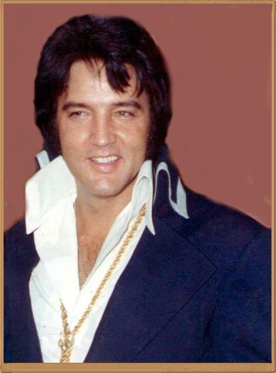 Featured image of post Fotos Elvis Presley Anos 70 / From wikimedia commons, the free media repository.