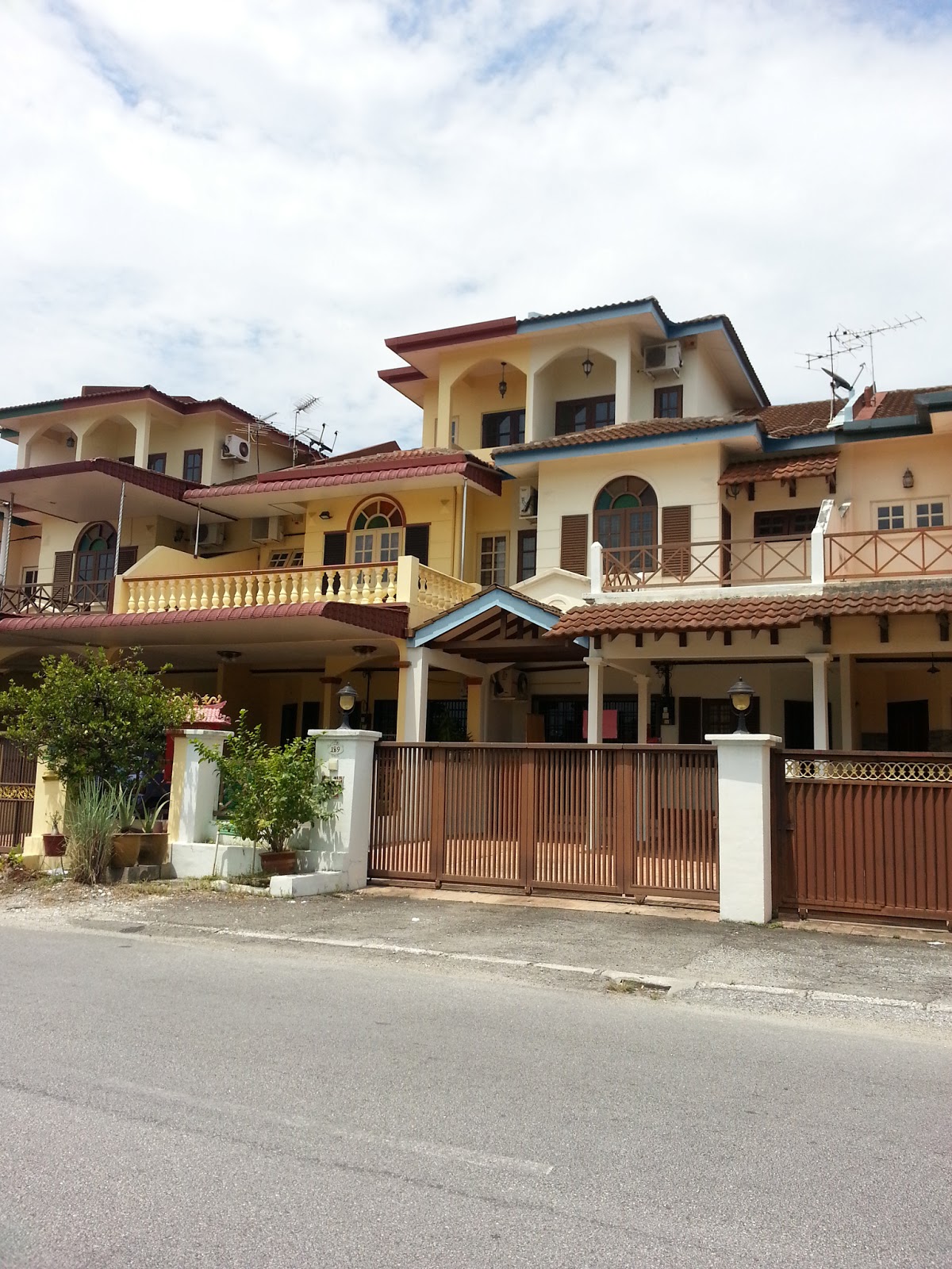 IPOH GARDEN EAST HOUSE FOR RENT