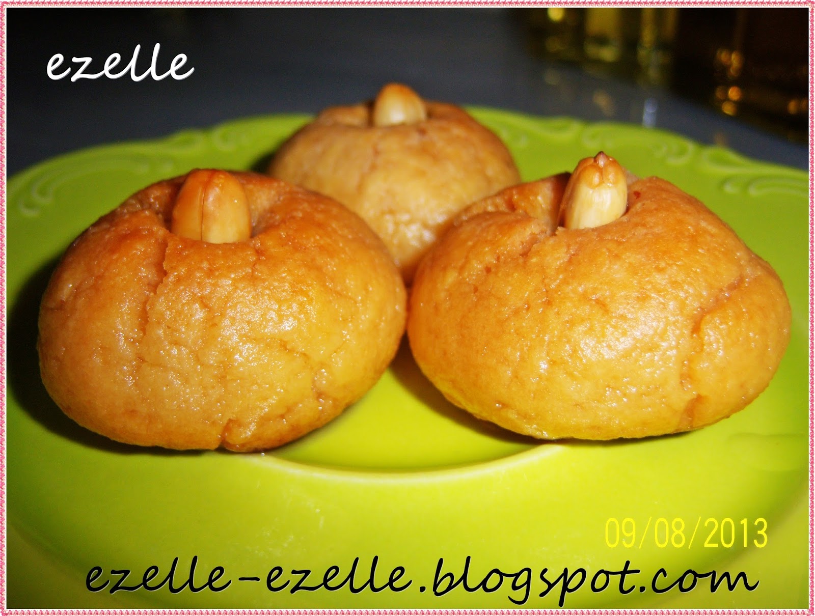 EZELLE İRMİKLİ KURABİYE TATLISI