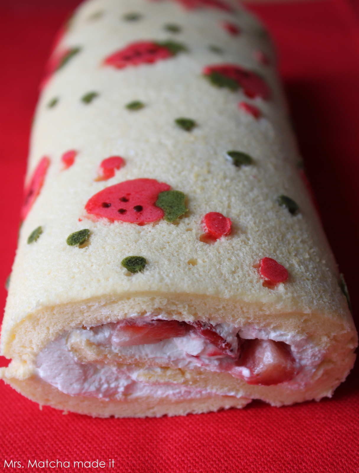 Mrs. Matcha made it My first deco roll cake