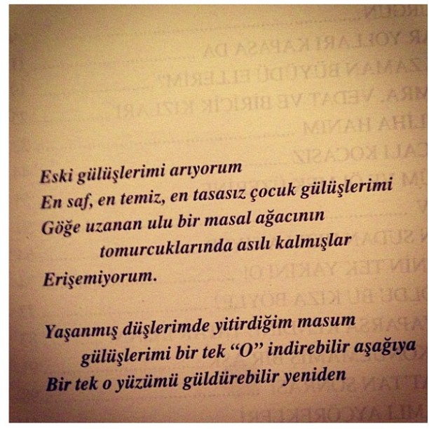 ALL ABOUT ÉLÈVE Kitaplara Sığınmak..