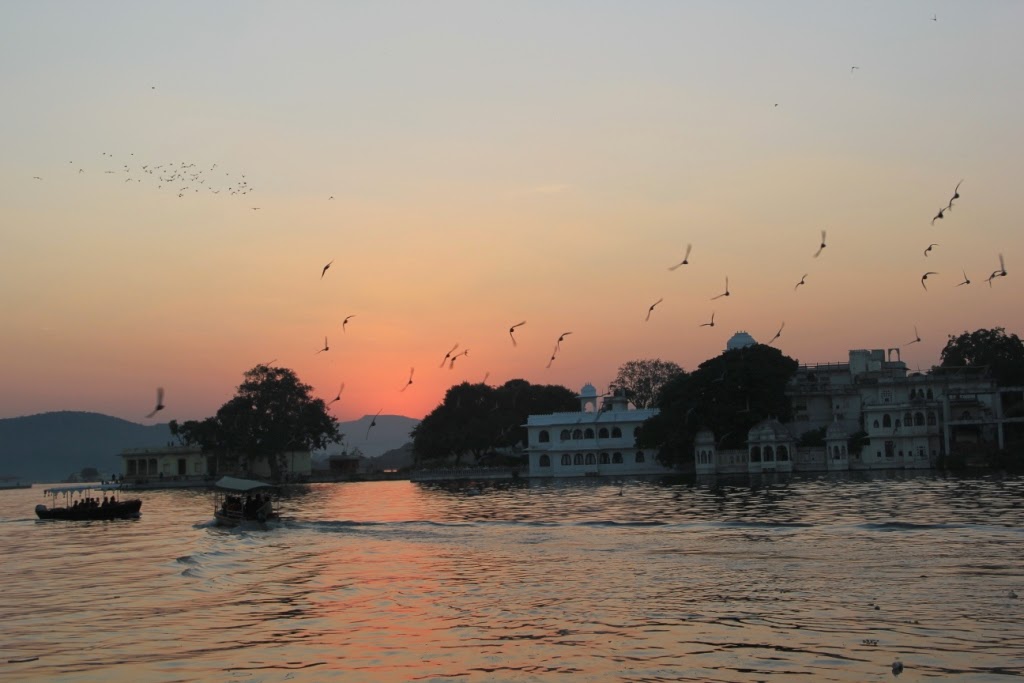 Sunset from Lake Pichola Sunset from Lake Pichola