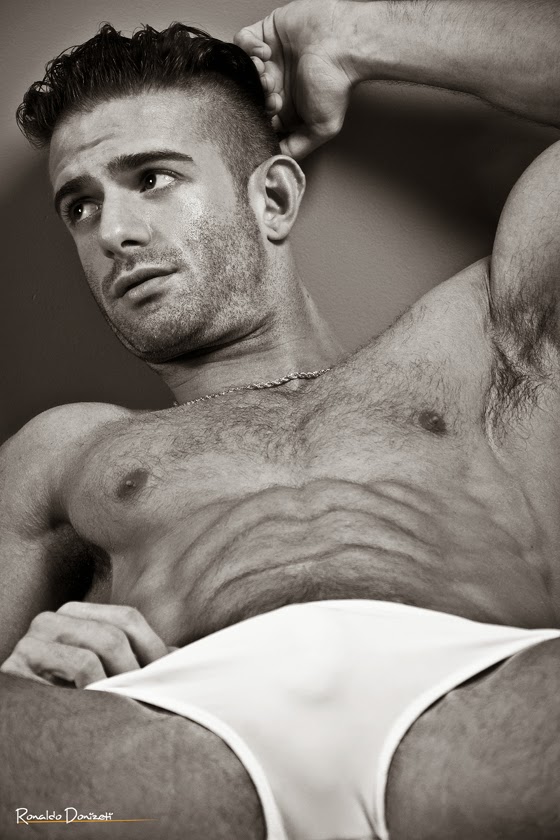 Em ensaio de cueca, saradão Jonathans Abraão vai te deixar babando 8 MG 9567a