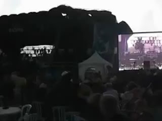 VIDEO: Instantes en que se derrumbó el escenario para show de Radiohead