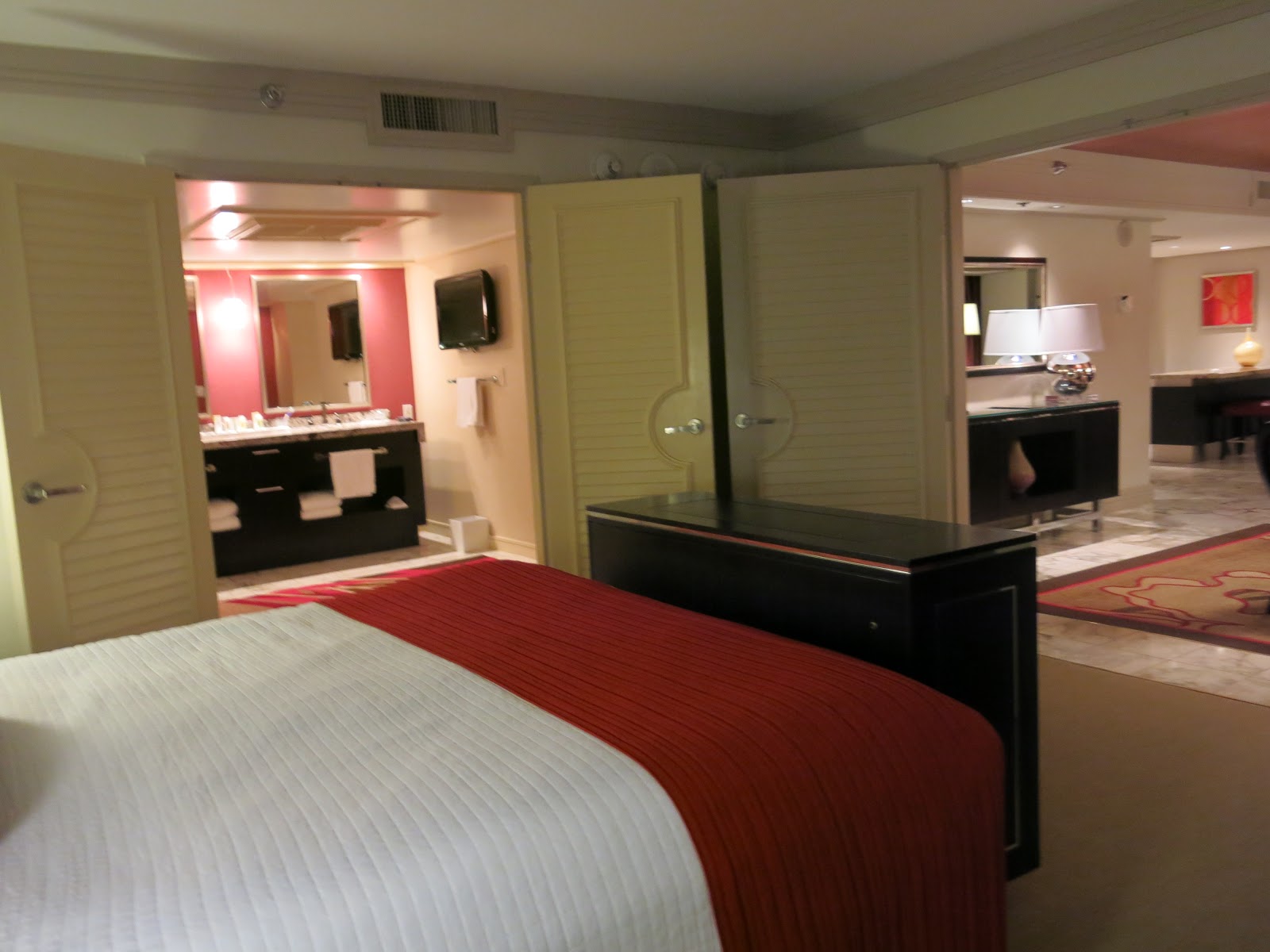 LAS VEGAS DAZE Mirage one bedroom tower suite via MyVegas!