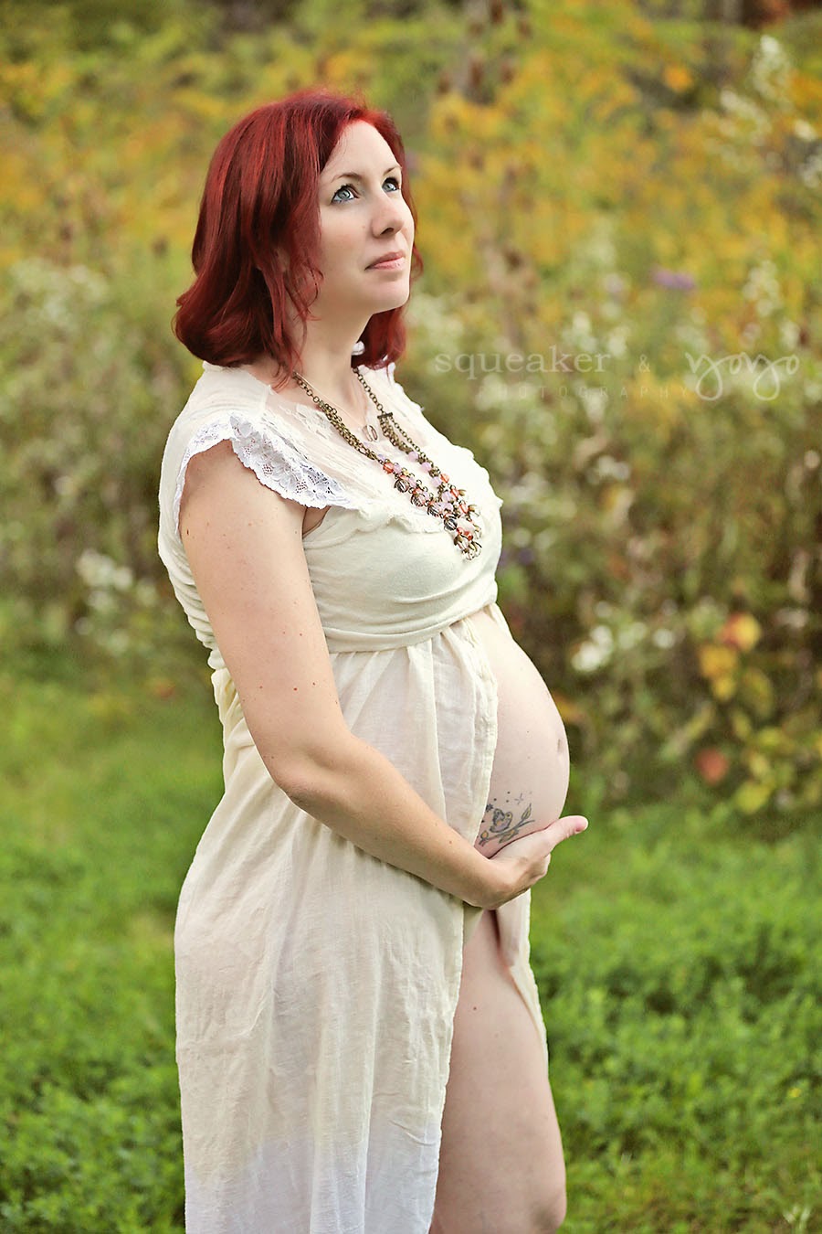 squeaker & yoyo PHOTOGRAPHY Materinty Photos Fall