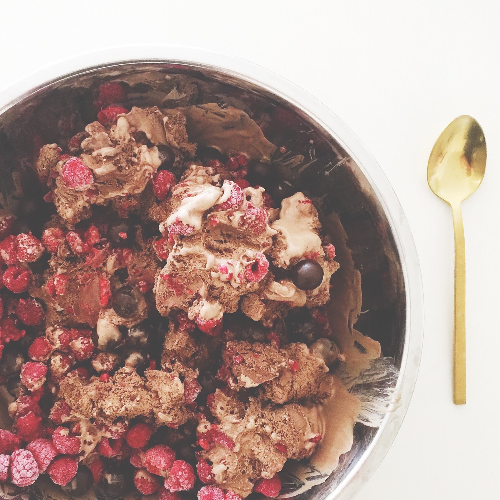 honey and fizz Mum's birthday and a Malteser/Raspberry Icecream cake.
