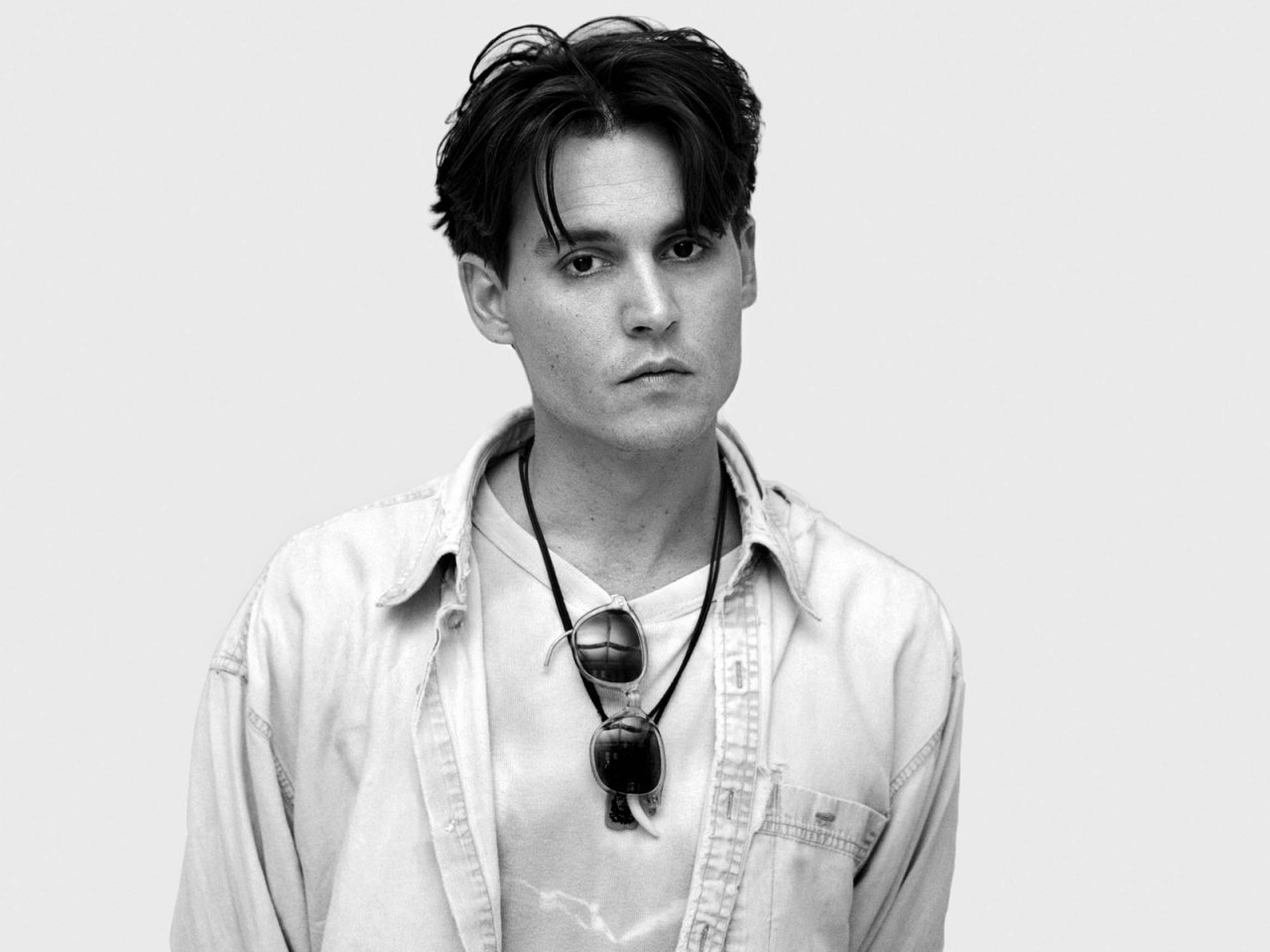 http://4.bp.blogspot.com/-UpFcI_ZjGMw/ULo1mUcwF_I/AAAAAAAAkl0/io9NTdWezZQ/s1600/Johnny-Depp-young.jpg