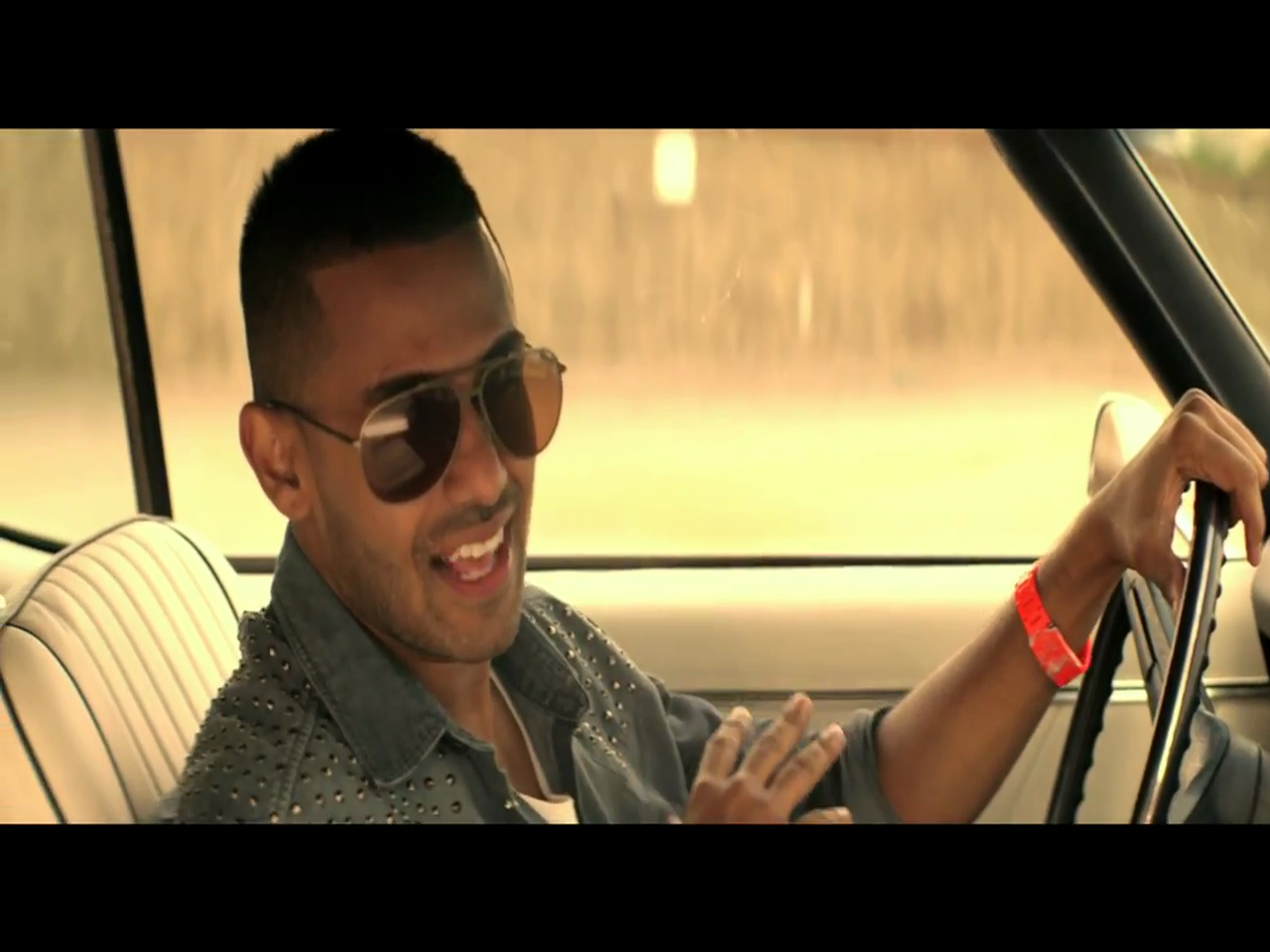http://4.bp.blogspot.com/-UpdJsX2Rf60/UJRAPWa2GTI/AAAAAAAACng/eLLZw5EnD24/s1600/vlcsnap-2012-10-29-02h58m24s54.png