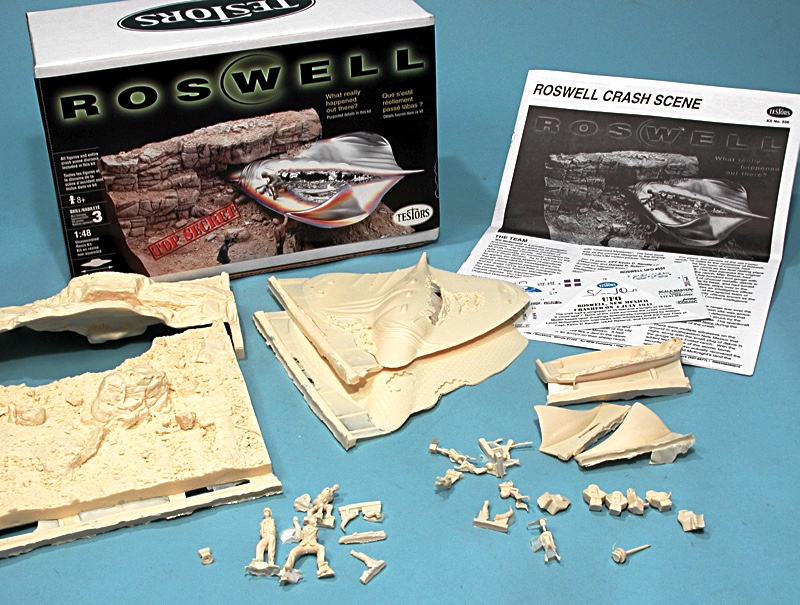 Scale Model News TESTORS 148 SCALE UFO CRASH SCENE, INDEPENDENCE DAY