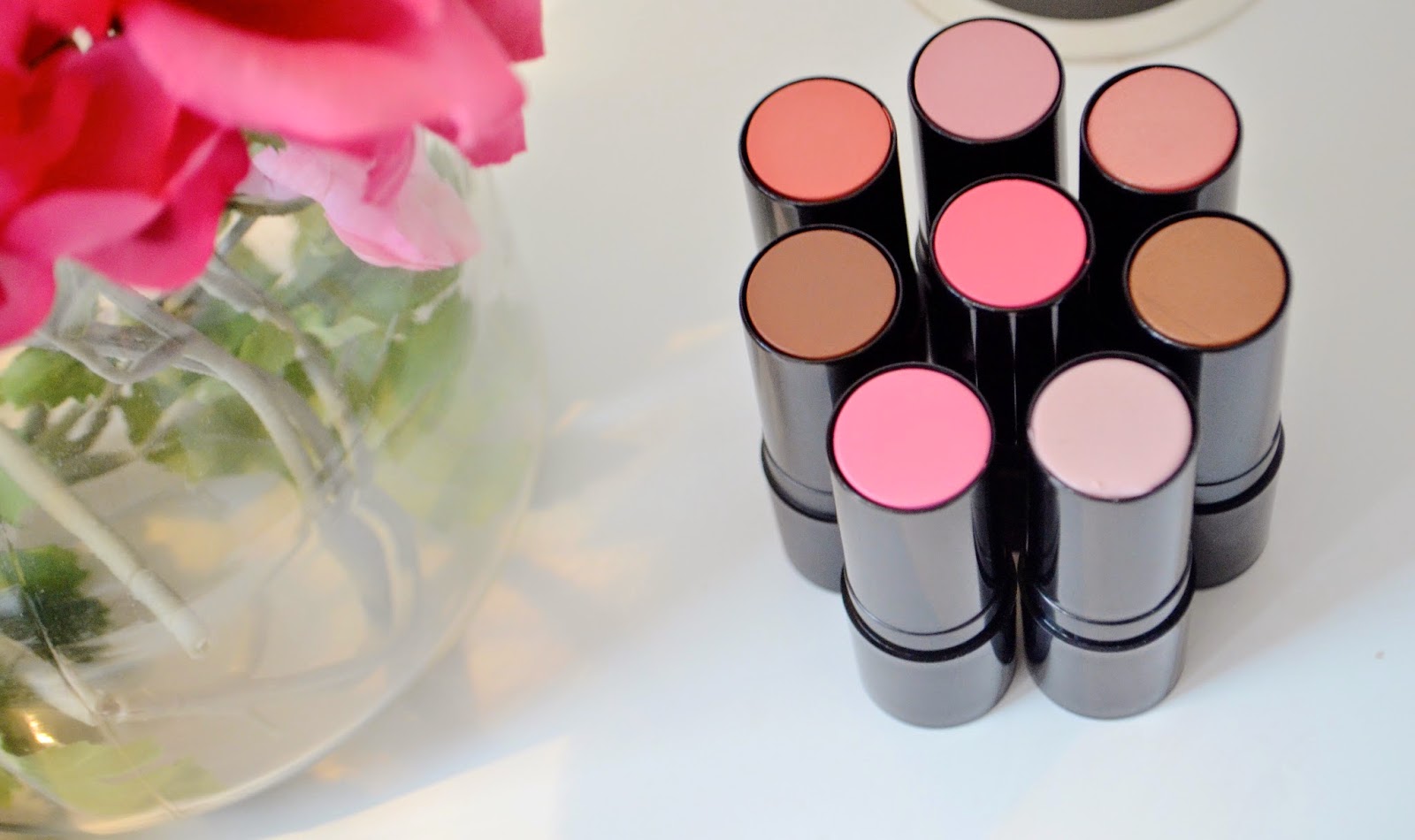 Make Up Revolution The One Blush Sticks