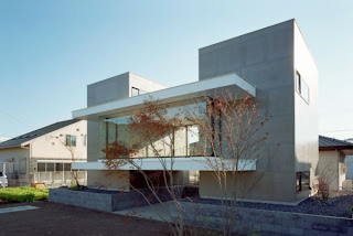 casa con fachada de vidrio casa con fachada de cristal