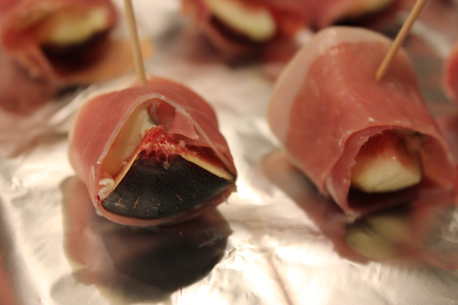love me simply figs & blue cheese wrapped in prosciutto