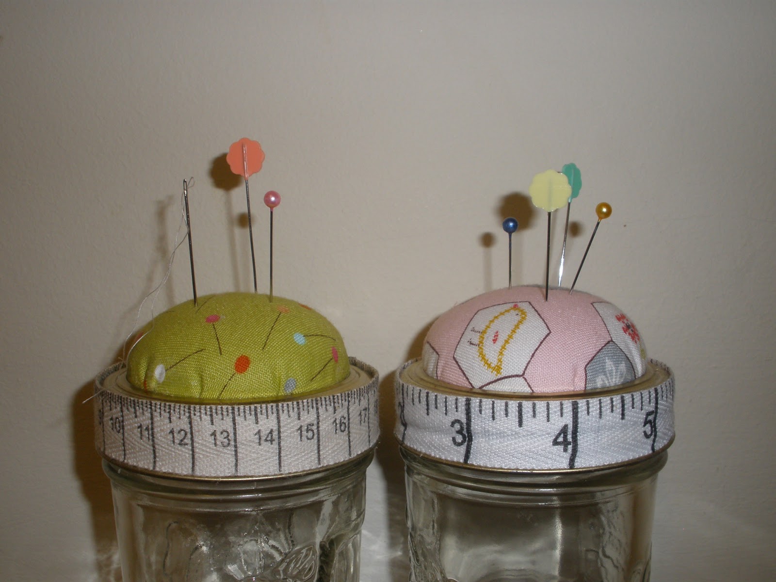 [Amy's] Crafty Shenanigans Jam jar pin cushion tutorial