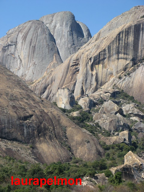 Paredes rocosas en los alrededores de la reserva de Anja