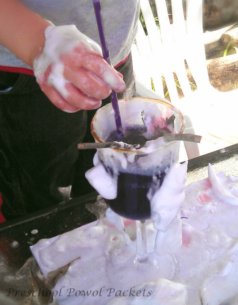 Awesome Preschool Science Experiment | Preschool Powol Packets