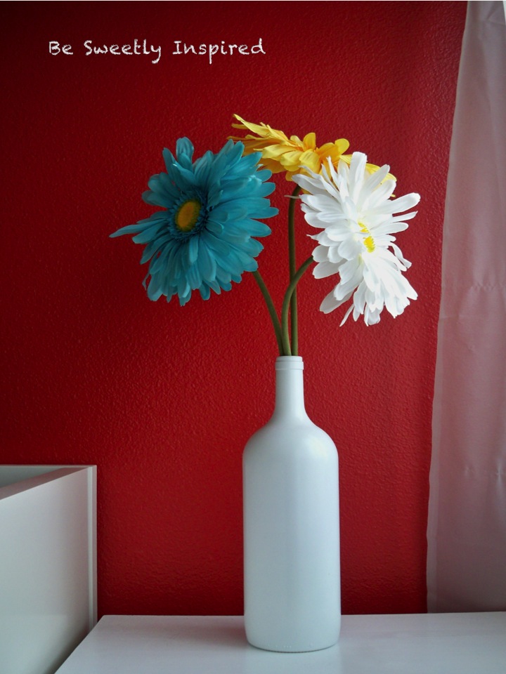 Be Sweetly Inspired Wine bottle to vase! A quick project tutorial