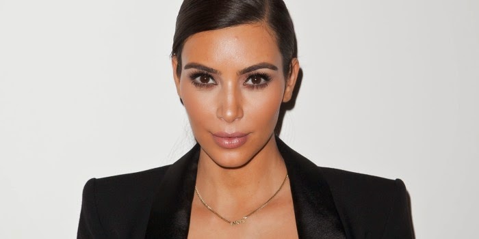 Kim Kardashian assina coleção de Dia dos Namorados da C&A Kim Kardashian assina coleção de Dia dos Namorados da C&A