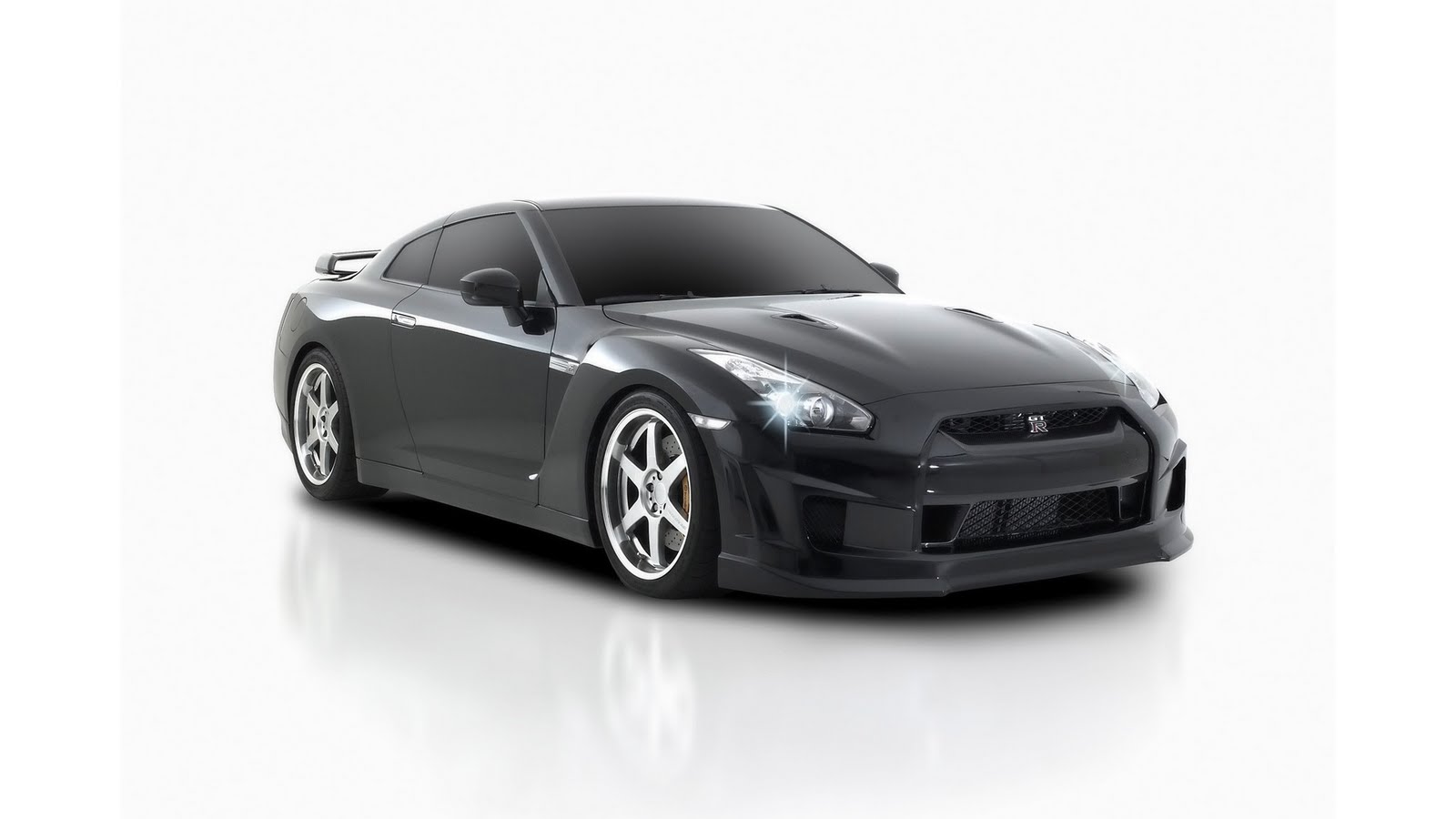 http://4.bp.blogspot.com/-UsyYw0dupks/Teif6iLvVKI/AAAAAAAAAF4/1dy1yCtt65A/s1600/Nissan_GTR_R35_Skyline_1920x1080-HDTV-1080p.jpg
