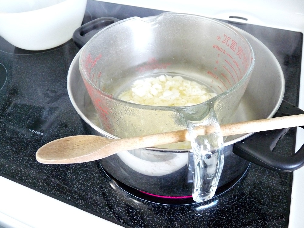 Melting soy wax Melting soy wax