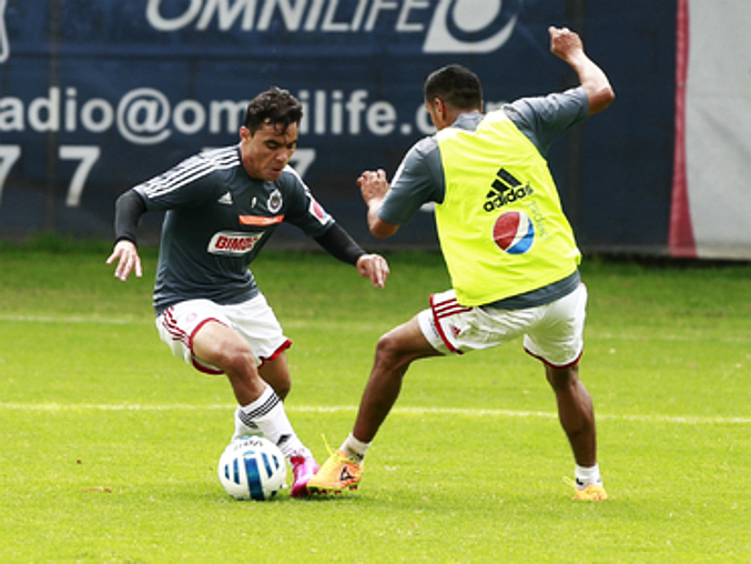El plantel rojiblanco encara esta noche en el Miller Park de Milwaukee al Swansea City.