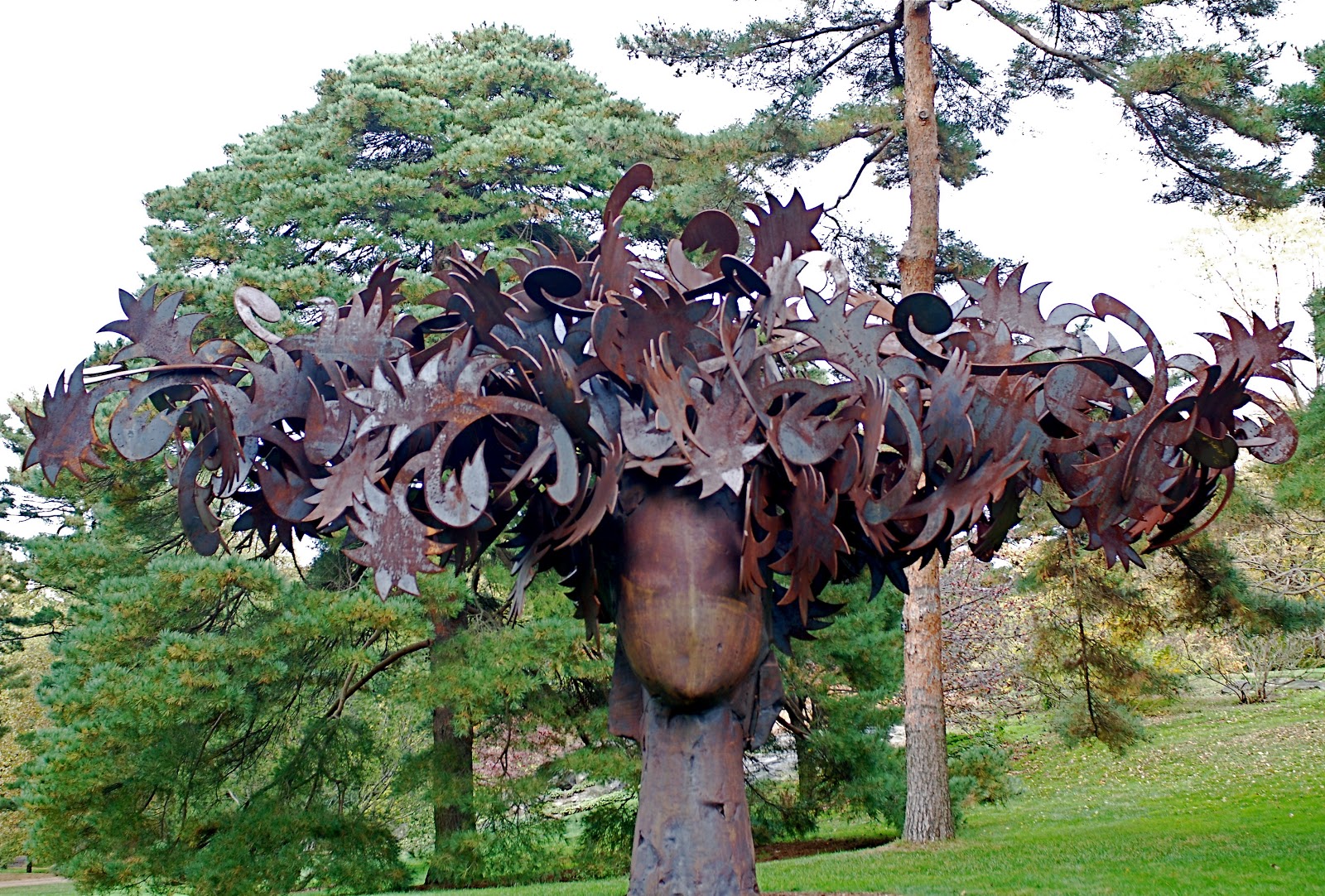NYC ♥ NYC NatureInspired Sculptures by Manolo Valdés on Exhibit in the Bronx