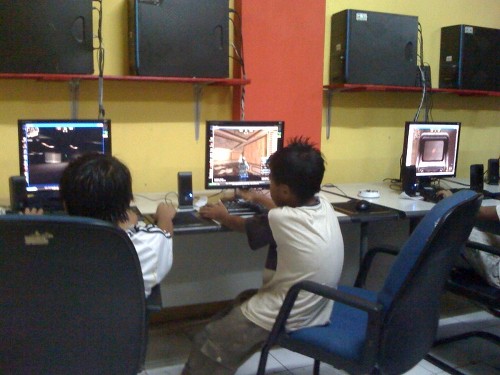 http://4.bp.blogspot.com/-UvFmQW-sQ-8/T2wqFEx9s0I/AAAAAAAAAd4/3dqDWIkD2Iw/anak-dan-game-online.jpg