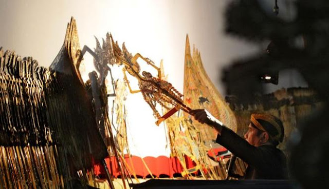 Dalang (puppeteer) Dalang (puppeteer)